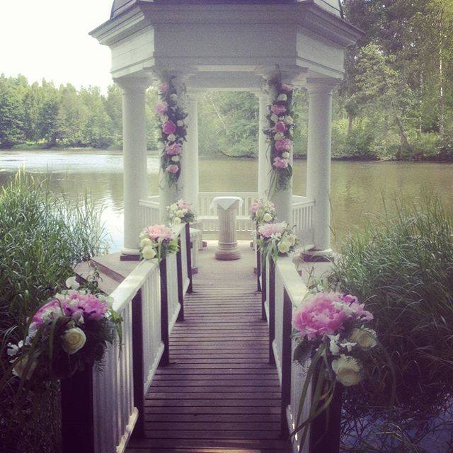 FIN_acco_Mustion Linna_wedding_romantic_park